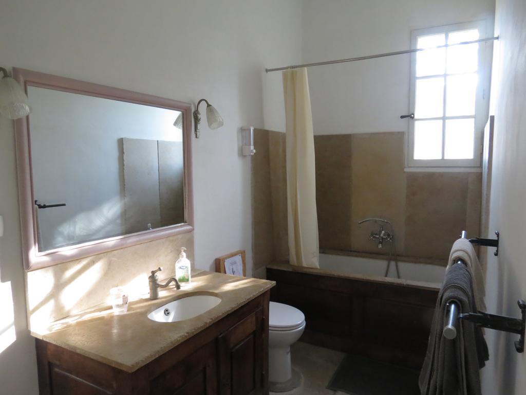B&B Mas Les Lecques Beaucaire  Exterior photo